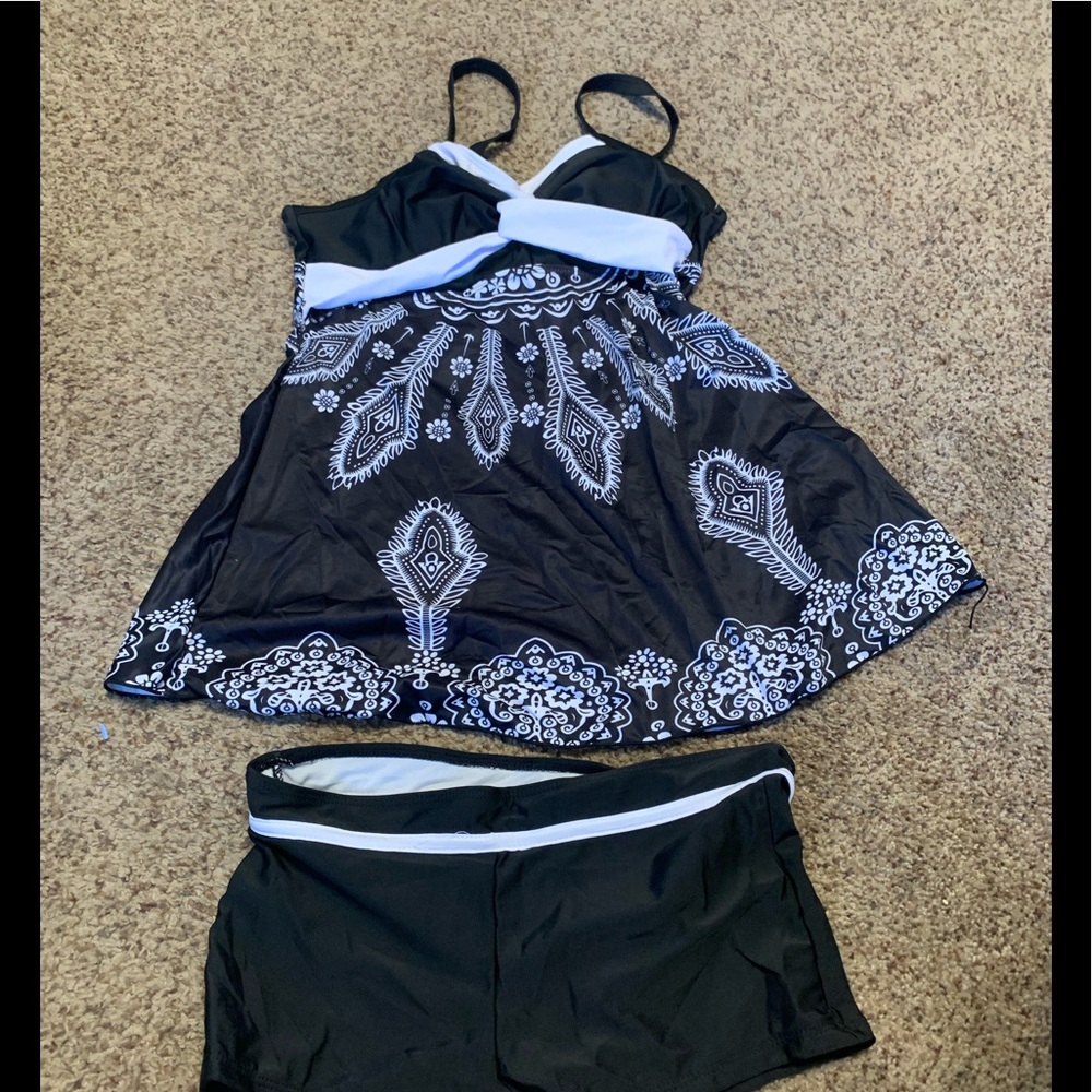 Women's Swimsuit Tankini size medium Black Bra in